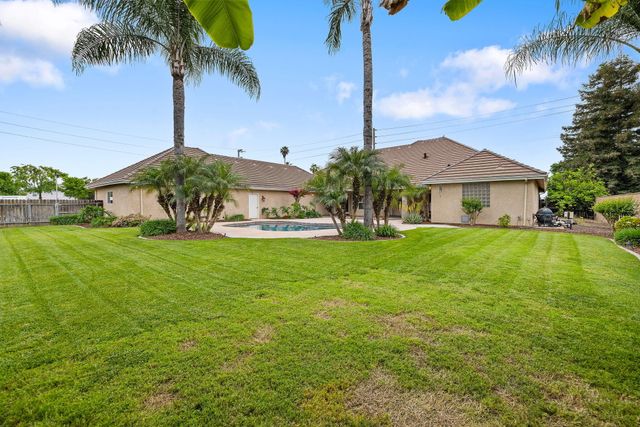 1928 S Shirk Road, Visalia, CA 93277