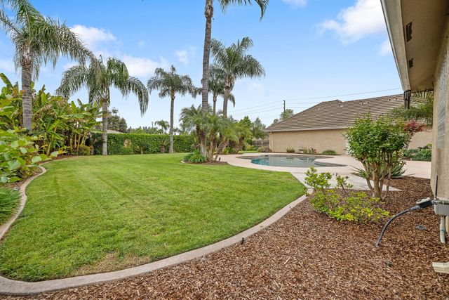 1928 S Shirk Road, Visalia, CA 93277