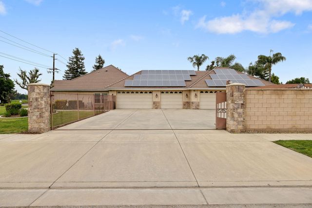 1928 S Shirk Road, Visalia, CA 93277