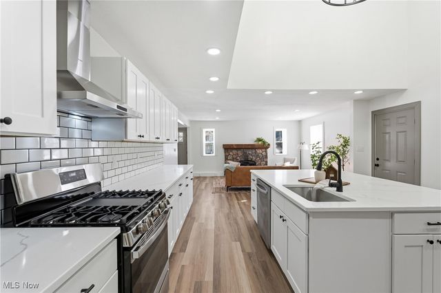 4689 Crystal Lake Avenue NW, Canal Fulton, OH 44614