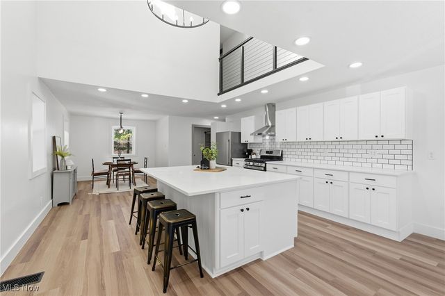 4689 Crystal Lake Avenue NW, Canal Fulton, OH 44614