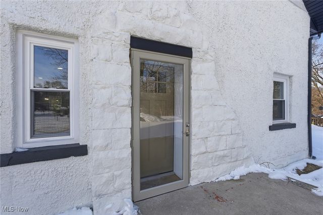 4689 Crystal Lake Avenue NW, Canal Fulton, OH 44614