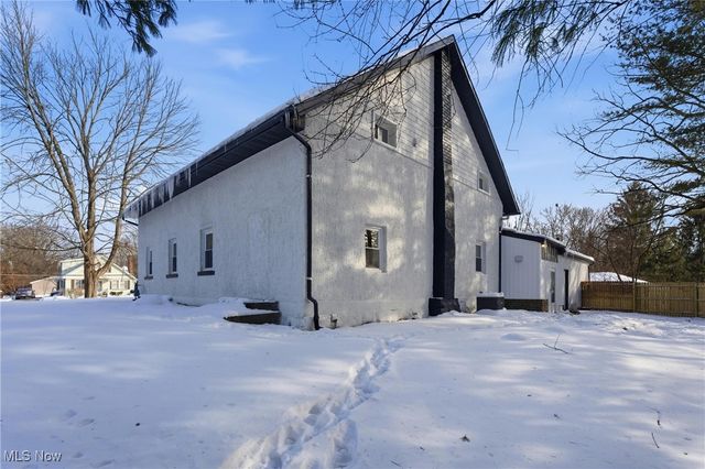 4689 Crystal Lake Avenue NW, Canal Fulton, OH 44614