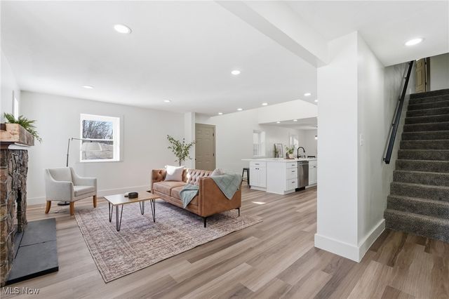 4689 Crystal Lake Avenue NW, Canal Fulton, OH 44614