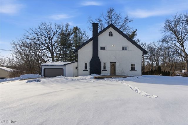 4689 Crystal Lake Avenue NW, Canal Fulton, OH 44614