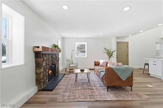 4689 Crystal Lake Avenue NW, Canal Fulton, OH 44614