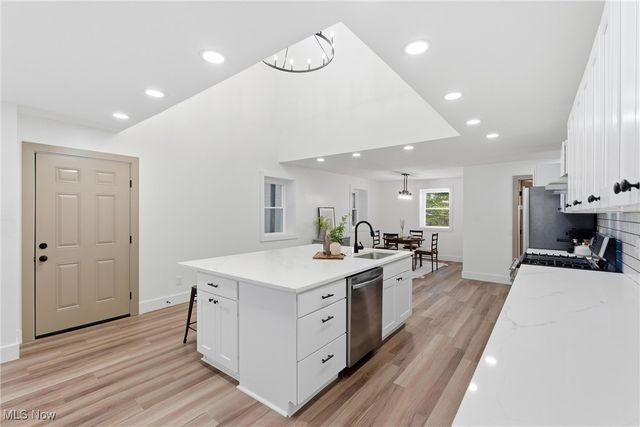 4689 Crystal Lake Avenue NW, Canal Fulton, OH 44614