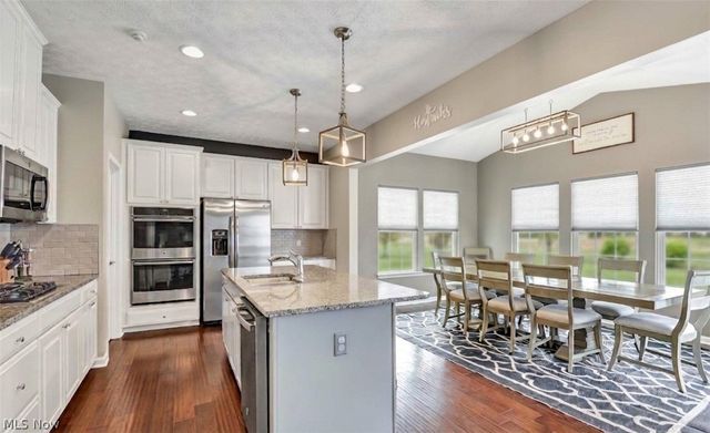 6530 Wisteria Lane, Medina, OH 44256