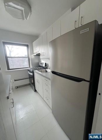 3041 Edwin Avenue 4A, Fort Lee, NJ 07024