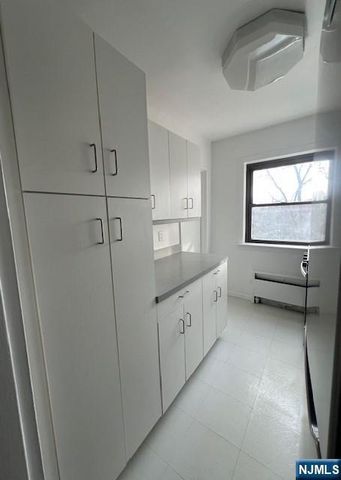 3041 Edwin Avenue 4A, Fort Lee, NJ 07024