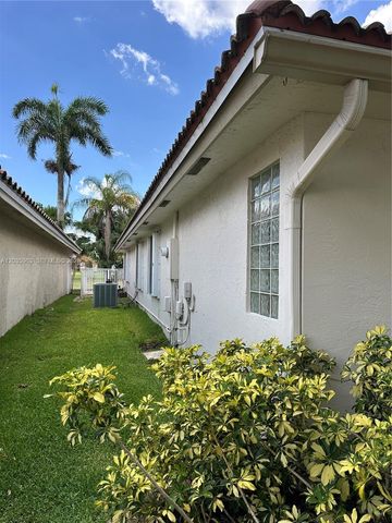 16270 La Costa Dr, Weston, FL 33326