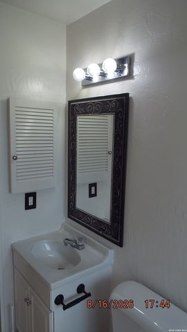 807 Stonegate, Universal City, TX 78148