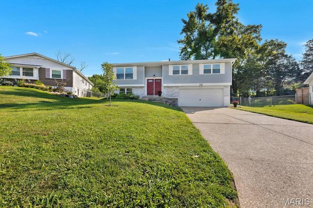 400 Coventry Lane, Manchester, MO 63021