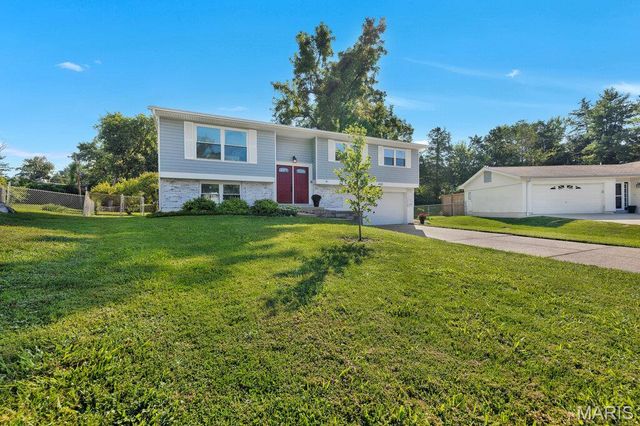 400 Coventry Lane, Manchester, MO 63021