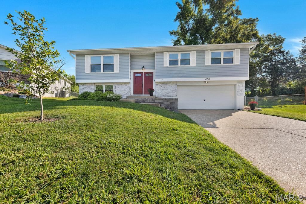 400 Coventry Lane, Manchester, MO 63021