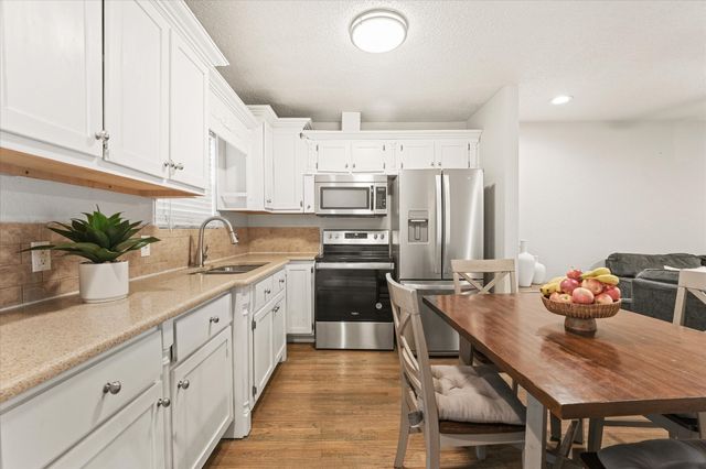 3123 Arizona Avenue, Dallas, TX 75216