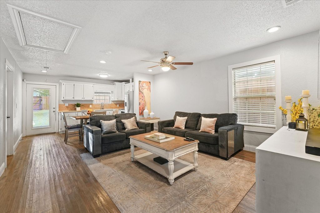 3123 Arizona Avenue, Dallas, TX 75216