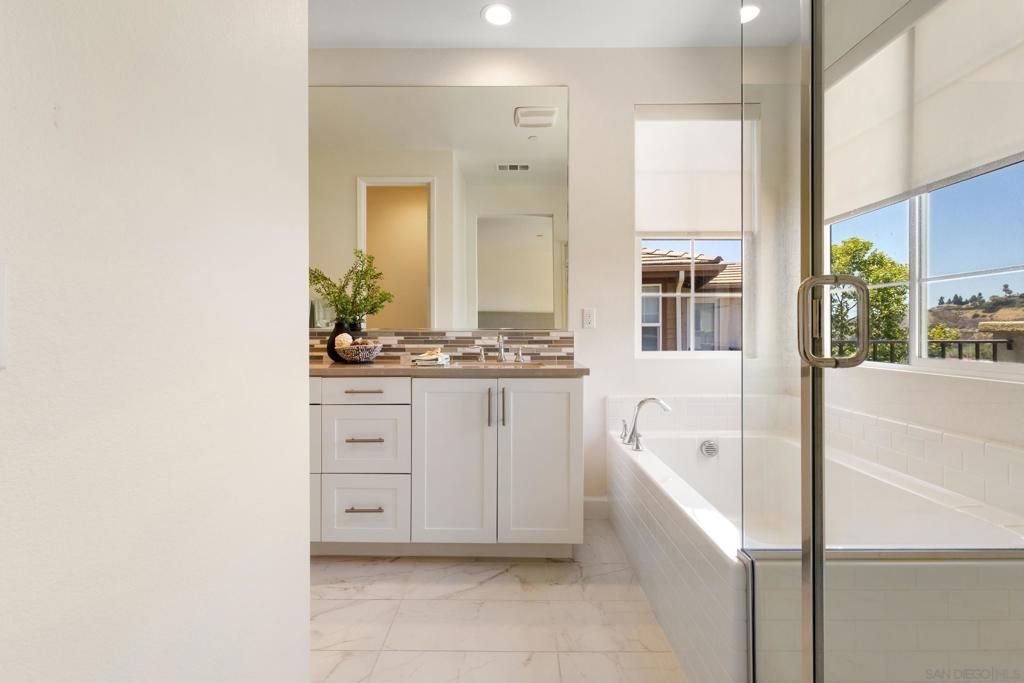 Image 20 of property listing at 3356 Campo Azul, Carlsbad, CA 92010