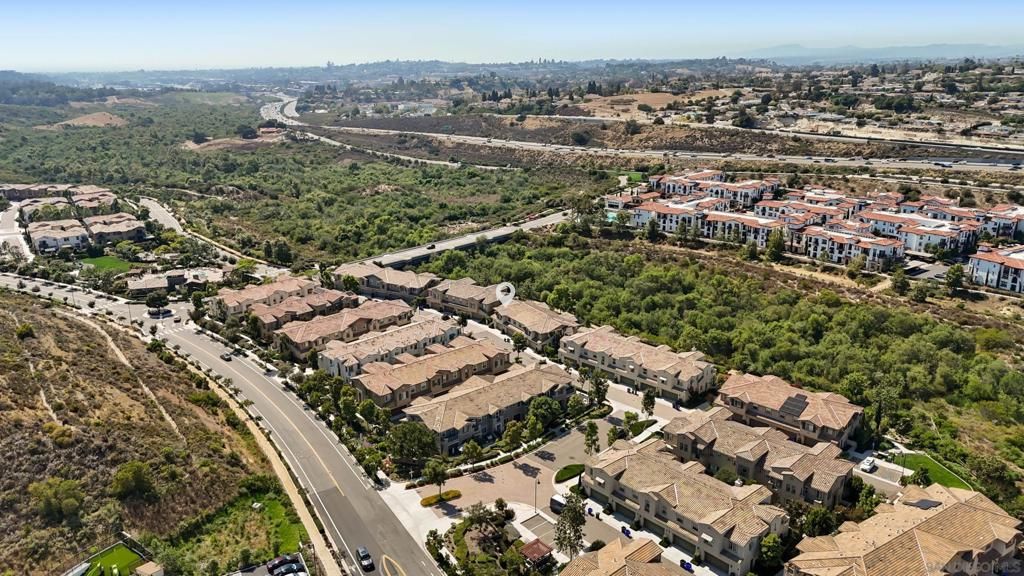 Image 38 of property listing at 3356 Campo Azul, Carlsbad, CA 92010