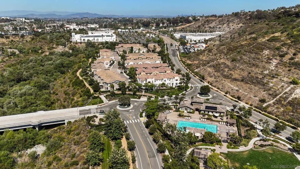 Image 39 of property listing at 3356 Campo Azul, Carlsbad, CA 92010