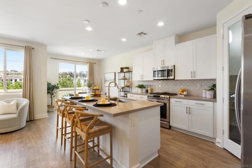 Image 4 of property listing at 3356 Campo Azul, Carlsbad, CA 92010