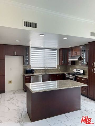 7916 Blackburn Avenue 1, Los Angeles, CA 90048