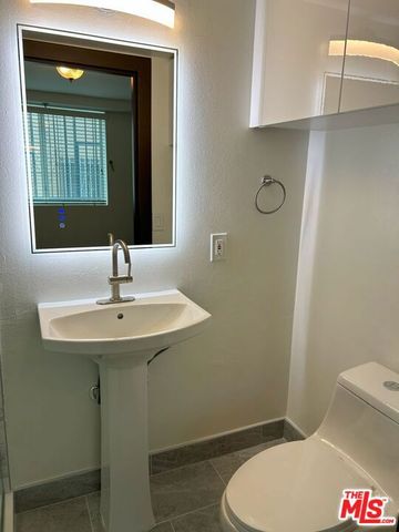 7916 Blackburn Avenue 1, Los Angeles, CA 90048