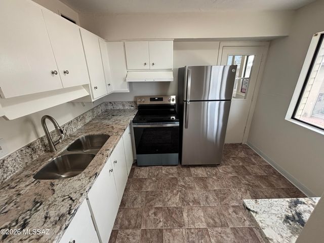 1318 S Avenida Polar Apt F208, Tucson, AZ 85710