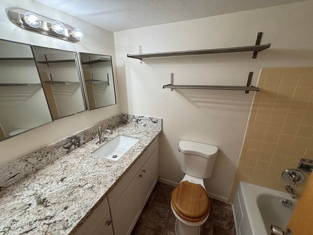 1318 S Avenida Polar Apt F208, Tucson, AZ 85710