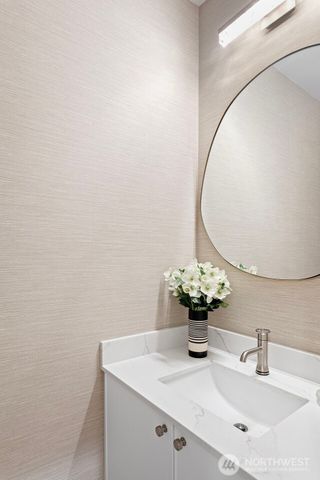 8001 25th Avenue NW, Seattle, WA 98117