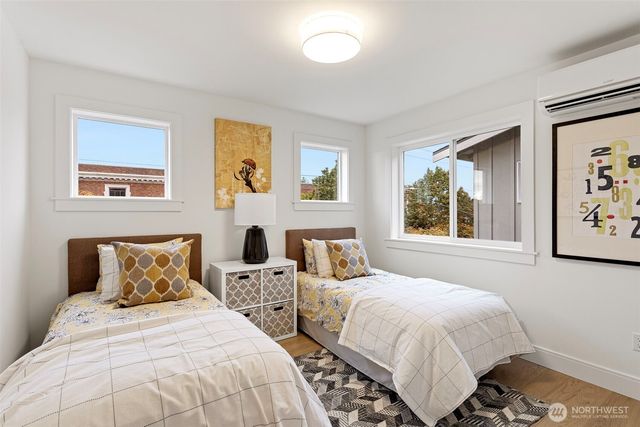 8001 25th Avenue NW, Seattle, WA 98117