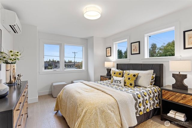 8001 25th Avenue NW, Seattle, WA 98117