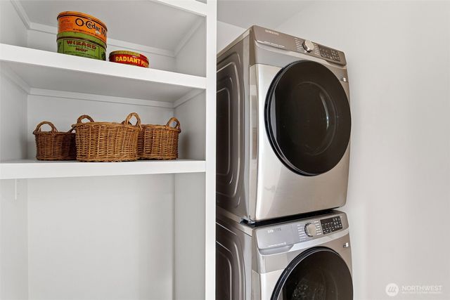 8001 25th Avenue NW, Seattle, WA 98117