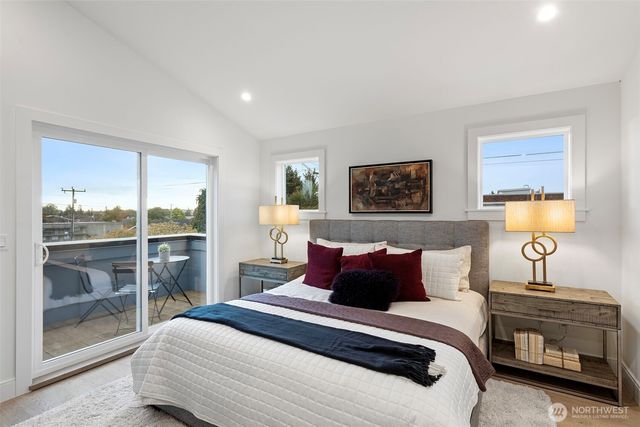 8001 25th Avenue NW, Seattle, WA 98117