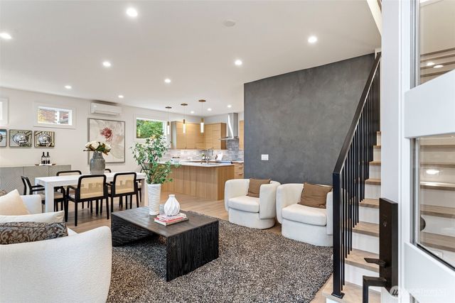 8001 25th Avenue NW, Seattle, WA 98117