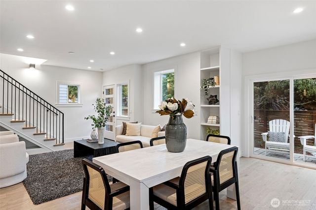 8001 25th Avenue NW, Seattle, WA 98117