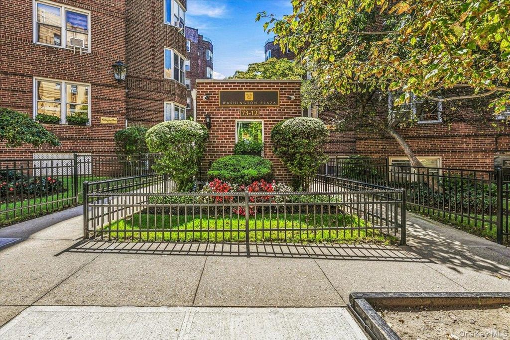 73-12 35th Avenue E3, Jackson Heights, NY 11372 — photo 2