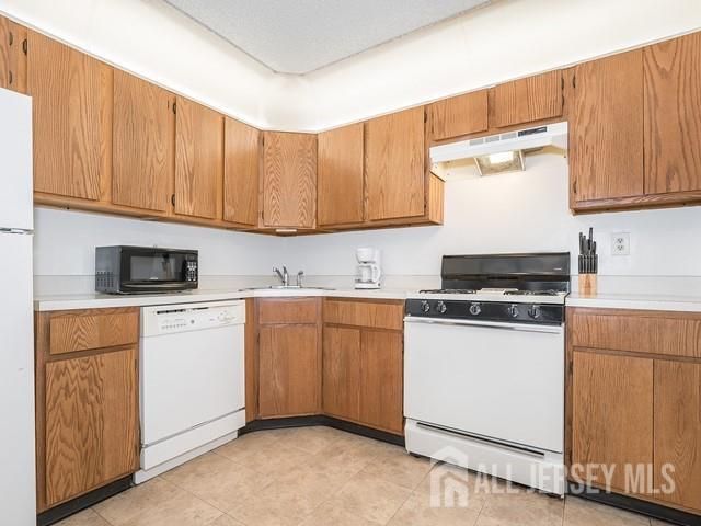 414 Lancaster Court, Piscataway, NJ 08854