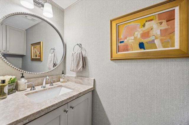 2555 Bering Drive 11, Houston, TX 77057