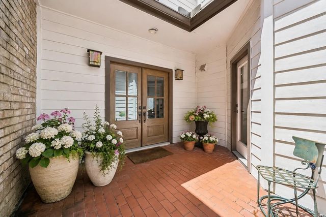 2555 Bering Drive 11, Houston, TX 77057