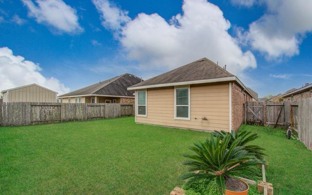 8306 Sweet Bay Circle, Baytown, TX 77523