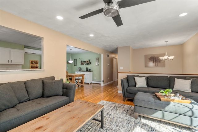 22 Kinnicutt Avenue, Warren, RI 02885