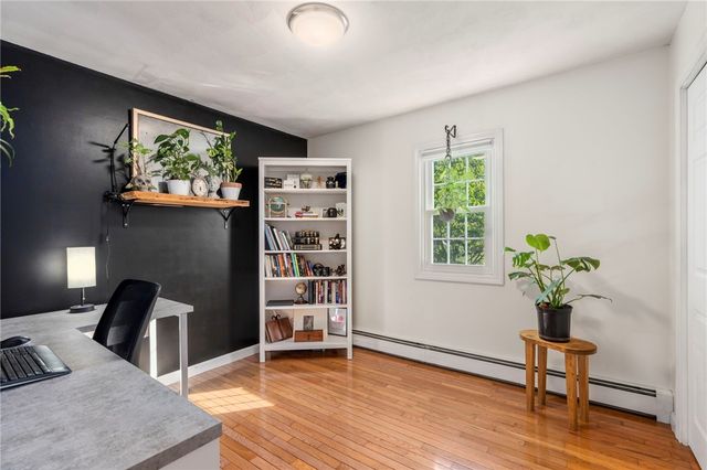 22 Kinnicutt Avenue, Warren, RI 02885