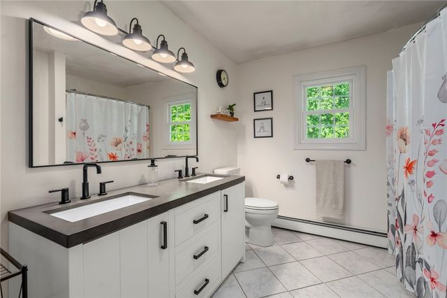 22 Kinnicutt Avenue, Warren, RI 02885