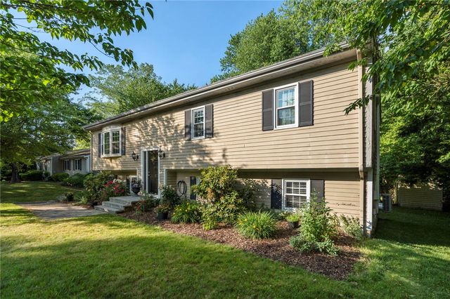 22 Kinnicutt Avenue, Warren, RI 02885