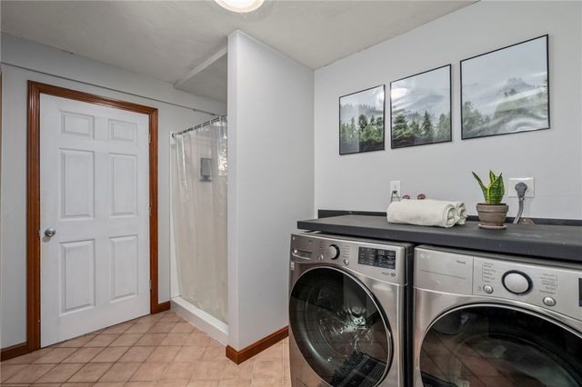 22 Kinnicutt Avenue, Warren, RI 02885