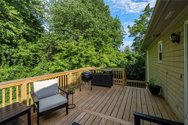 22 Kinnicutt Avenue, Warren, RI 02885