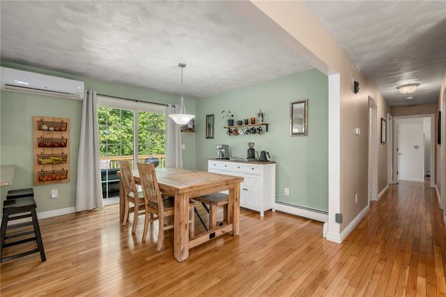 22 Kinnicutt Avenue, Warren, RI 02885