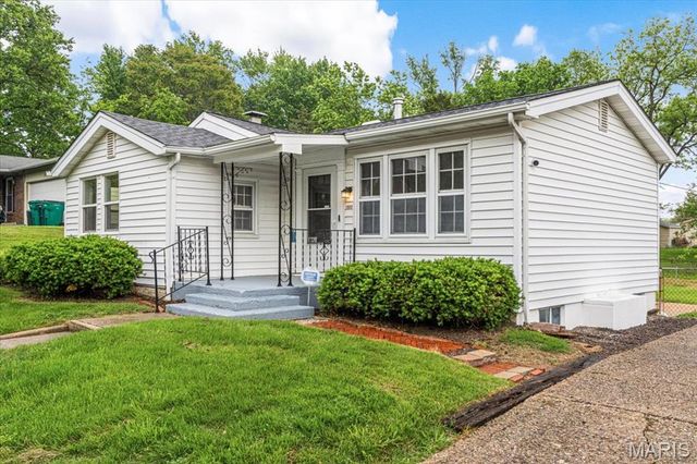 1522 S Elm Avenue, Webster Groves, MO 63119