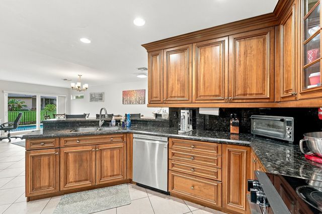 6211 NW 58th Way, Parkland, FL 33067